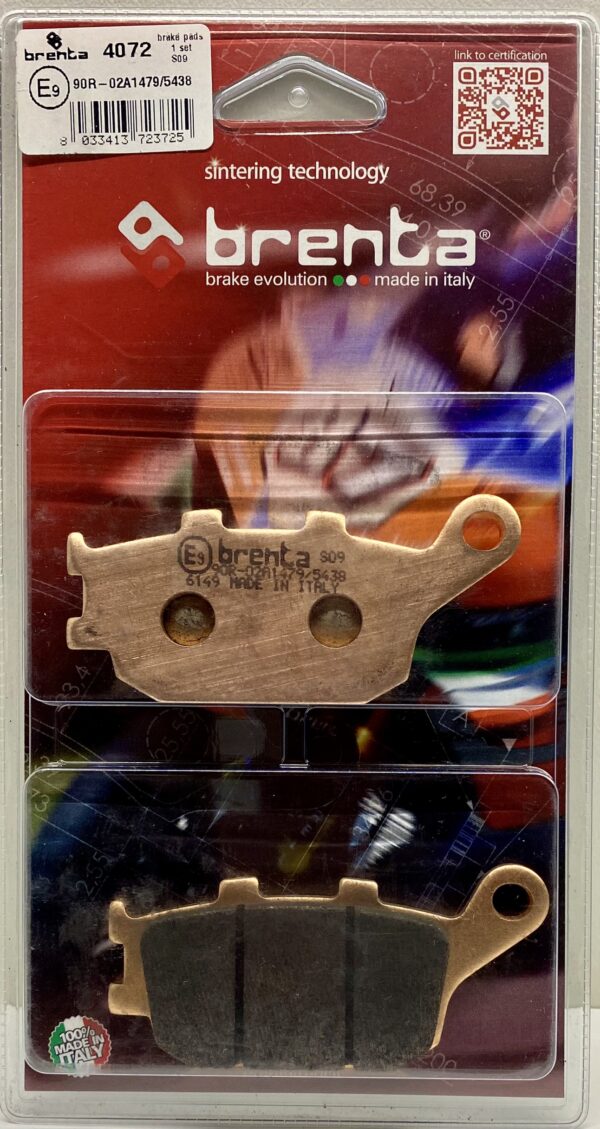 Brenta sintered brake pads. Part BR4072. Two brake pads in red packaging.